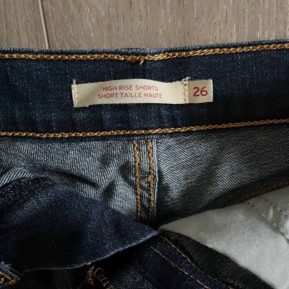 Levi’s High Rise Short size 26 - Picture 2 of 3